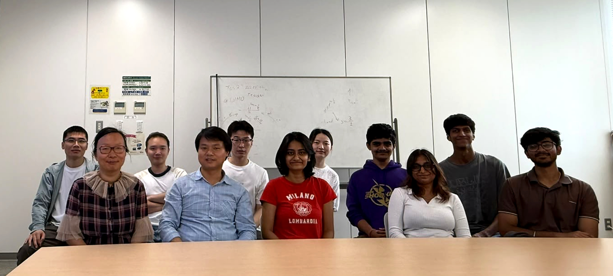 Group meeting after the final presentations by the 2026 IIT Delhi visiting-student cohort on 2026. 7. 8